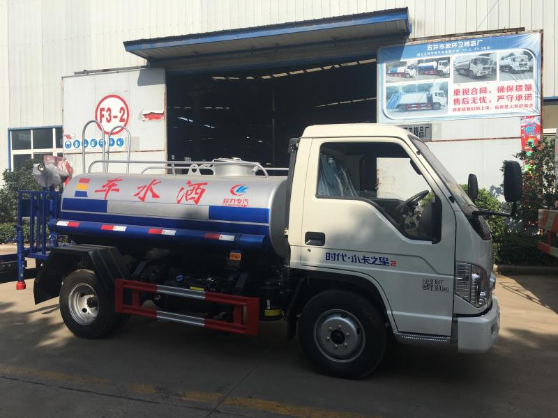 灑水車圖片