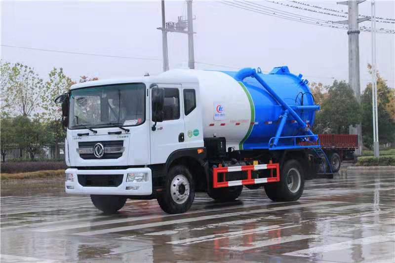 東風(fēng)D9 10方吸污車